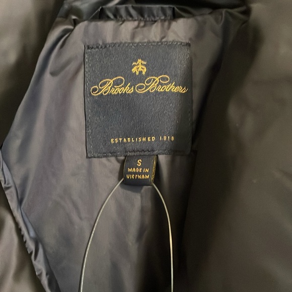 Brooks Brothers Down Water-Resistant Belted Puffer Coat in Navy NWT Sold Out - Picture 3 of 8